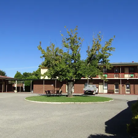 Twin City Motor Inn-3