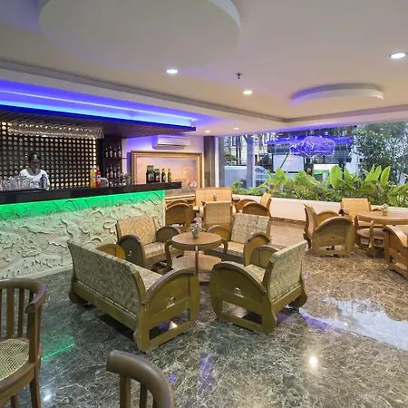 Grand Puri Saron Hotel Yogyakarta-2