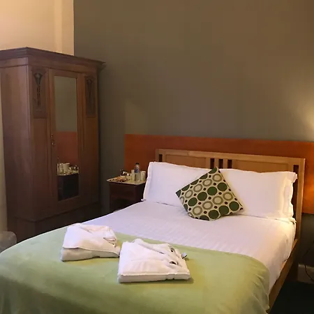Glenlossie Guest House-2