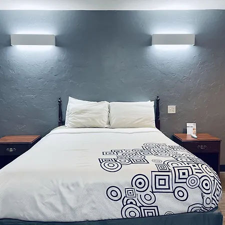 Century 21 Motel-3