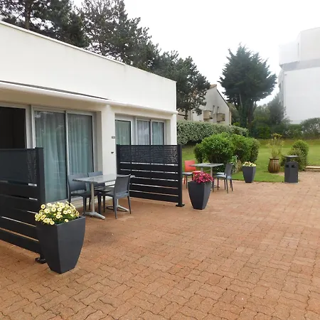 Residence Avec Piscine Face Au Port 200M Plage-3