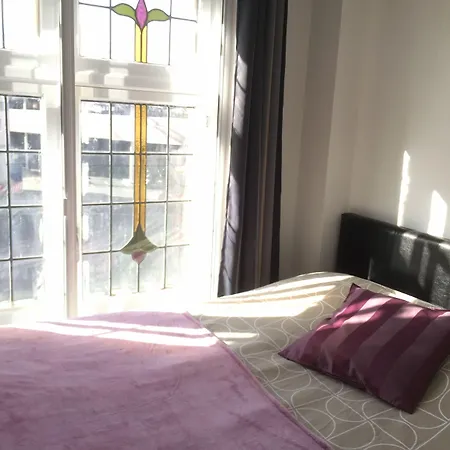 Whitechapel Guest House-3