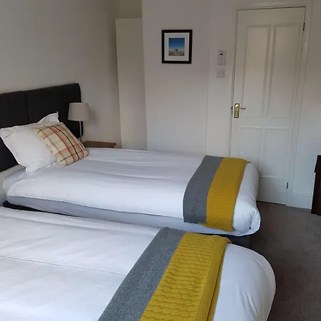 Ty Helyg Guest House-2