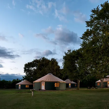 Yale Manor B&B & Yurt Glamping-2