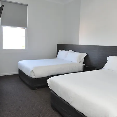 Queenshead Hotel-2