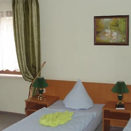 Pension zum Schwanenteich-2