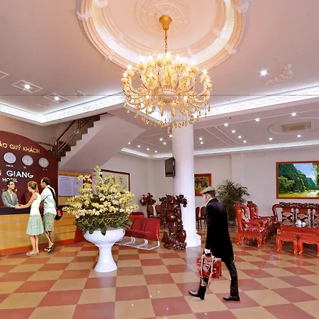 Van Giang Hotel-3