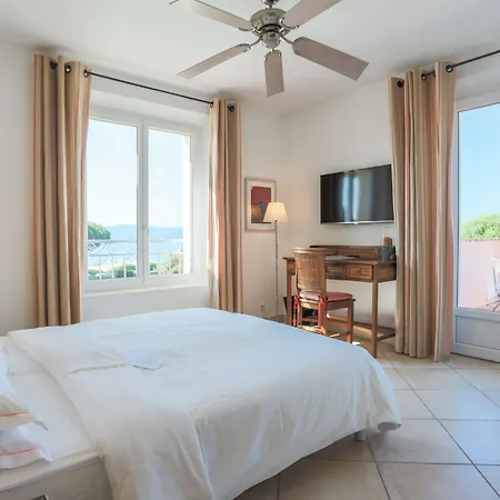 Hotel Villa Les Rosiers-3