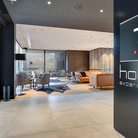 R Hotel Experiences-2