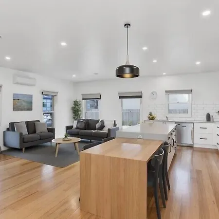 Coastal Vibe Apartments-3