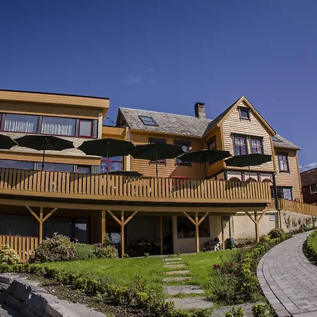 Lavik Fjord Hotel & Apartments-3