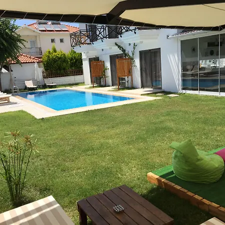 Casa Pallet Hotel (Adults Only)-3