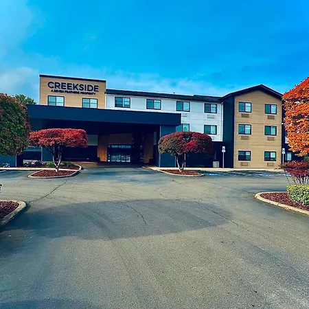 Creekside Hotel & Suites-3