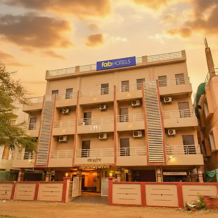 Fabhotel 4 Star Executive-3