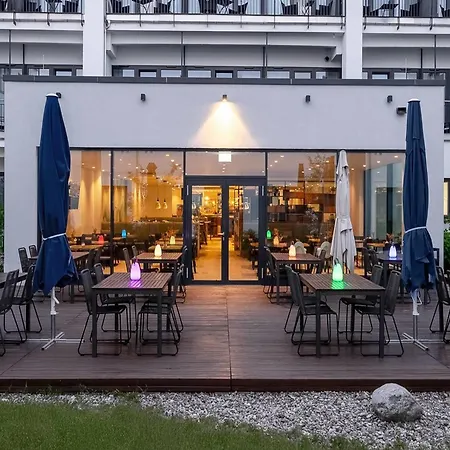 Wyndham Garden Munich Messe-3