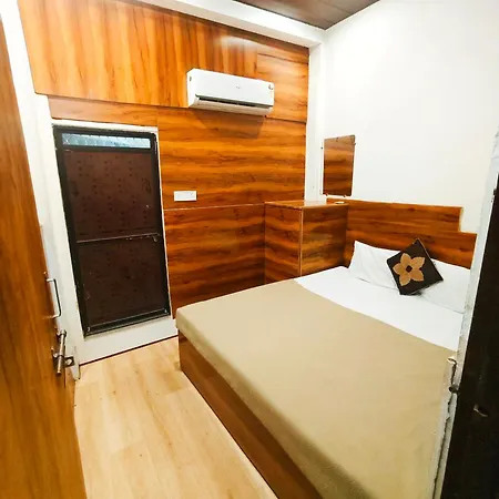 Hotel Om Palace Near Mahakal Mandir-2