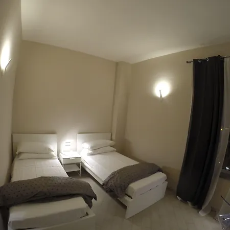 Up Hotel-3