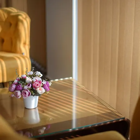 White House Hotel-2