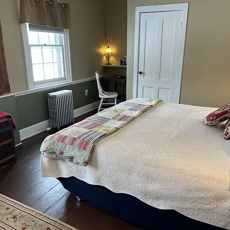 Shoreham Inn Bed & Breakfast-3