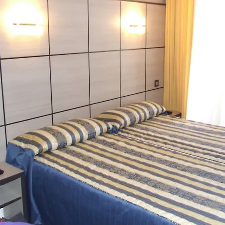 Hostal Larios-3