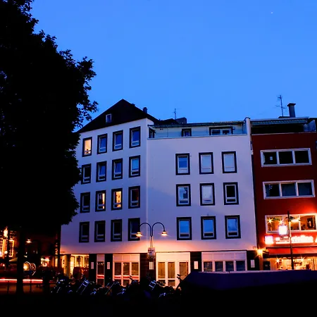 Koncept Hotel zum kostbaren Blut-3