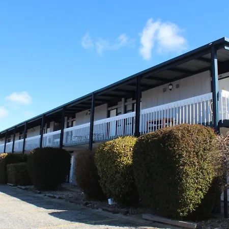 Snow Season Motor Inn-2