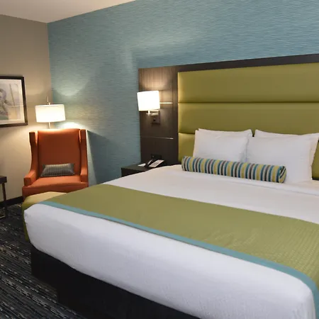 Best Western Plus Pasadena Inn & Suites-2