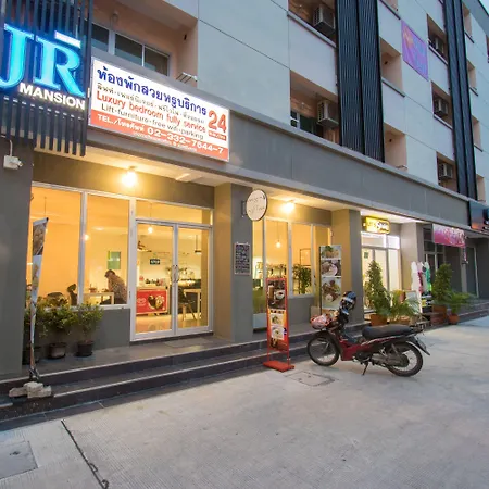 Jr Mansion On Nut Soi 25-2