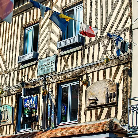 Les Maisons De Lea & Spa-3