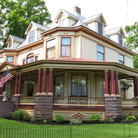 1897 Beekman House Bed And Breakfast-3