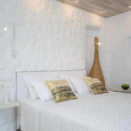 Cyano Suites-2