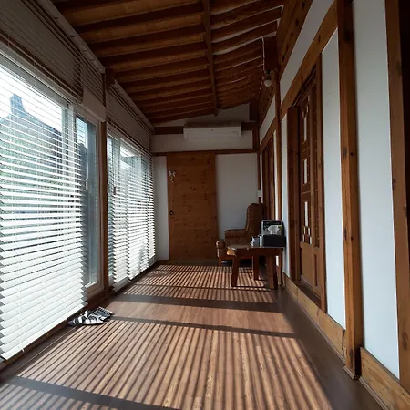 Yettle Hanok Stay-3