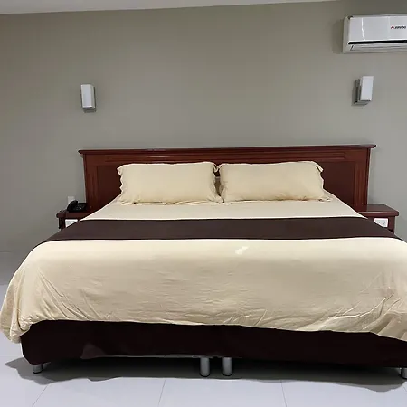 Hotel Latino-2