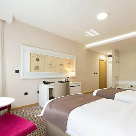 Hotel Tesla - Smart Stay Garni-3