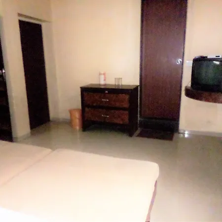 Hotel Ashok Deluxe-3