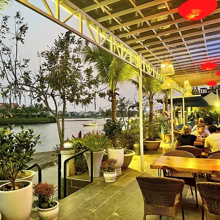 Riverside White House Boutique Hotel-3