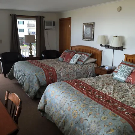 Sandpiper Beachfront Motel-2