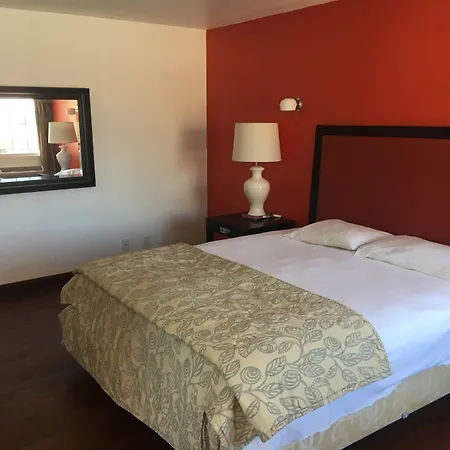 Norwalk Inn & Suites-2