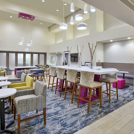 Hampton Inn & Suites Oakwood Village-Cleveland-3