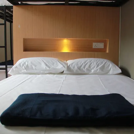 The 80'S Guesthouse - Hostel-3