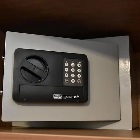 Martins Klause Airport Messe Hotel - Air Conditioning - Self Check-In Available-3