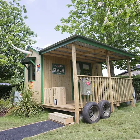 Adventurer'S Village Milton Keynes-2