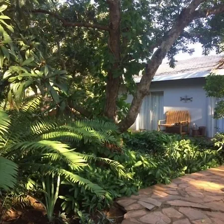 Hlulala Guesthouse-3