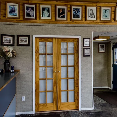 Lakeview Lodge Motel-3