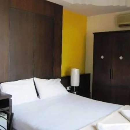 J Hotel-3