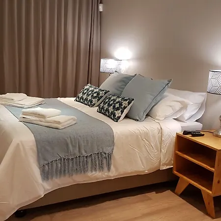 Riverview Guesthouse East London-2