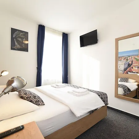 Hotel Orient Zagreb-3