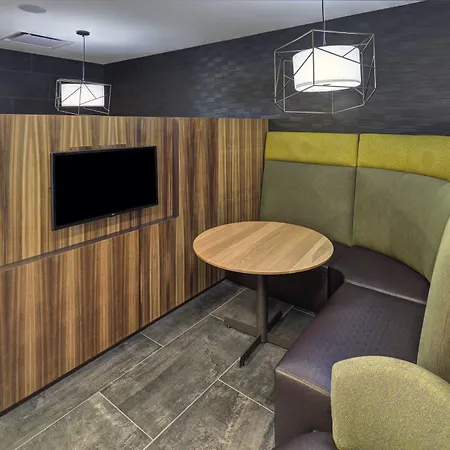 Courtyard By Marriott Appleton Riverfront-3