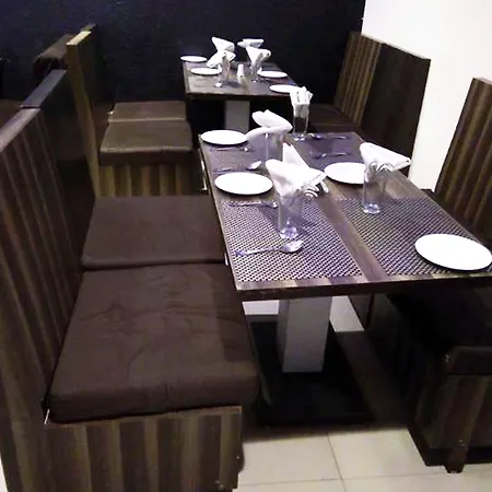 Oyo Phoenix Hotel-2