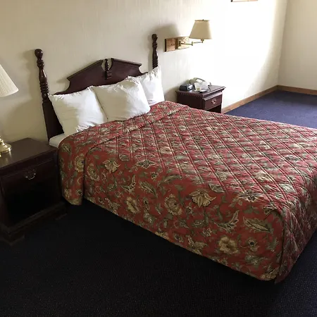 Denison Inn And Suites-2